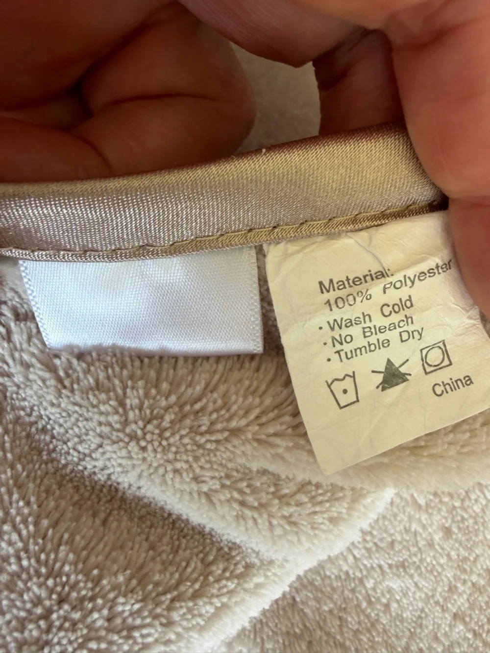 Brookstone NAP Plush Blanket Satin Trim All-Season Light Tan Soft Cozy King FLAW